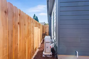 2067 SE Harold St, Portland, OR 97202 - Photo 18