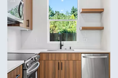 2067 SE Harold St #8, Portland, OR 97202 - Photo 6