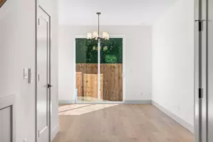 2067 SE Harold St, Portland, OR 97202 - Photo 8