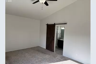 4015 Scenic Dr, Eugene, OR 97404 - Photo 12