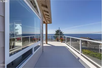 30 SW Heilberg St, Depoe Bay, OR 97341 - Photo 8