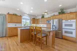 30 SW Heilberg St, Depoe Bay, OR 97341 - Photo 18