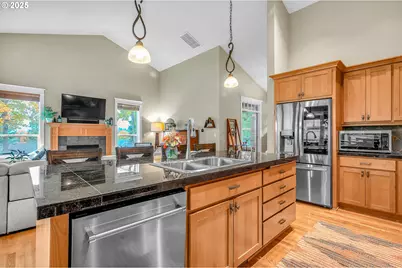 8803 SW 51st Ave, Portland, OR 97219 - Photo 8