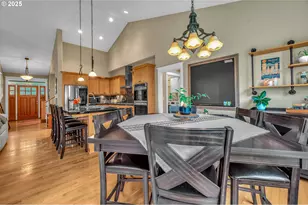 8803 SW 51st Ave, Portland, OR 97219 - Photo 12