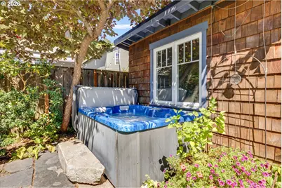 5921 S Kelly Ave, Portland, OR 97239 - Photo 40
