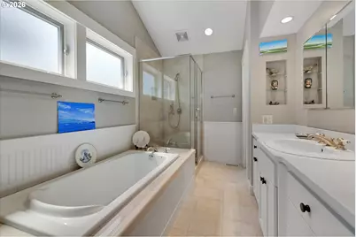 5921 S Kelly Ave, Portland, OR 97239 - Photo 26