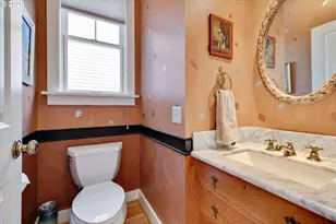 5921 S Kelly Ave, Portland, OR 97239 - Photo 22