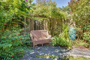5921 S Kelly Ave, Portland, OR 97239 - Photo 36