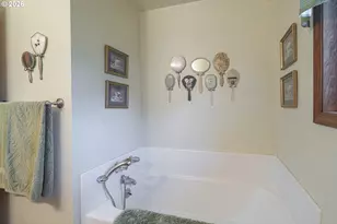184 NE Gerlinger Ln, Dallas, OR 97338 - Photo 28