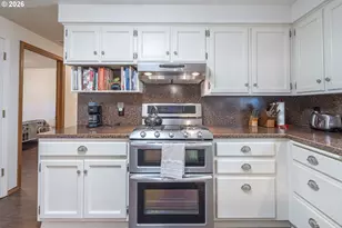184 NE Gerlinger Ln, Dallas, OR 97338 - Photo 14