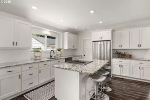 580 SW 9th St, Dundee, OR 97115 - Photo 16