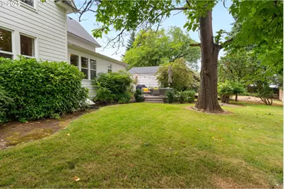 580 SW 9th St, Dundee, OR 97115 - Photo 32