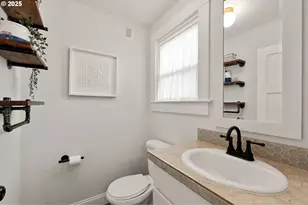 580 SW 9th St, Dundee, OR 97115 - Photo 18