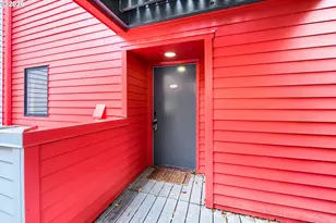 910 NW Naito Pkwy, Portland, OR 97209 - Photo 4