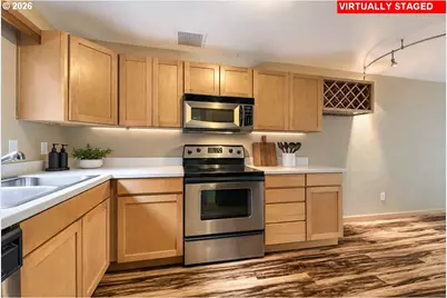 910 NW Naito Pkwy #i-4, Portland, OR 97209 - Photo 14