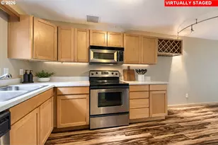910 NW Naito Pkwy, Portland, OR 97209 - Photo 14