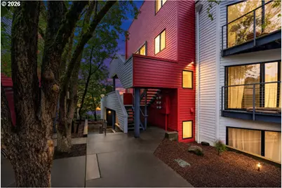 910 NW Naito Pkwy #i-4, Portland, OR 97209 - Photo 2