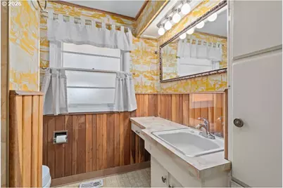 12712 SE Bush St, Portland, OR 97236 - Photo 26