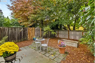 4909 NE Holman St, Portland, OR 97218 - Photo 18