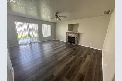 629 E Oregon Ave, Hermiston, OR 97838 - Photo 2