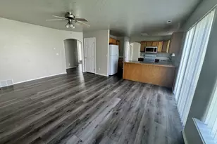 629 E Oregon Ave, Hermiston, OR 97838 - Photo 4