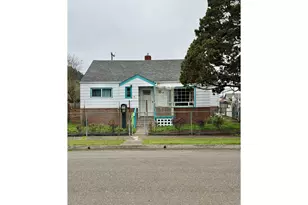 1009 Fir Ave, Reedsport, OR 97467 - Photo 1