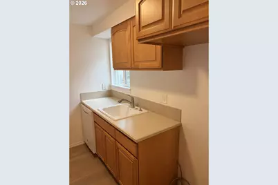 732 SE Rene Ave, Gresham, OR 97080 - Photo 2