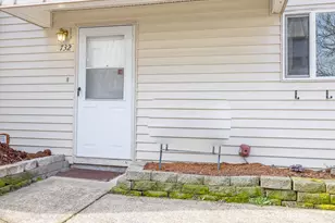 732 SE Rene Ave, Gresham, OR 97080 - Photo 2