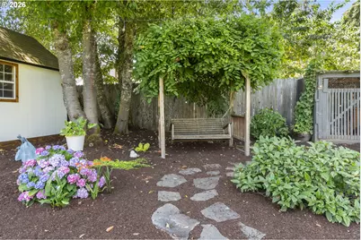 1637 Ten Oaks Ln, Woodburn, OR 97071 - Photo 30