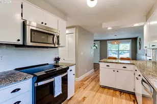 3325 Honeywood St, Eugene, OR 97408 - Photo 16