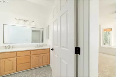 242 S Sweeney St, Portland, OR 97239 - Photo 22