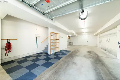 242 S Sweeney St, Portland, OR 97239 - Photo 34