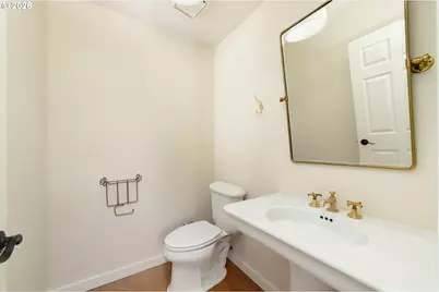 242 S Sweeney St, Portland, OR 97239 - Photo 18