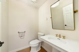 242 S Sweeney St, Portland, OR 97239 - Photo 18