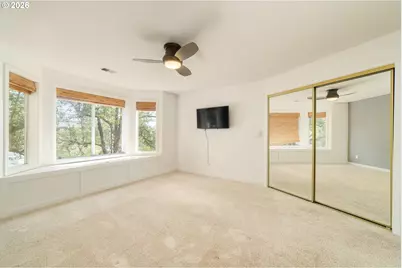 242 S Sweeney St, Portland, OR 97239 - Photo 20