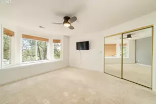 242 S Sweeney St, Portland, OR 97239 - Photo 20