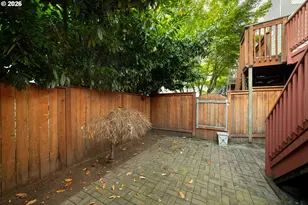 242 S Sweeney St, Portland, OR 97239 - Photo 42