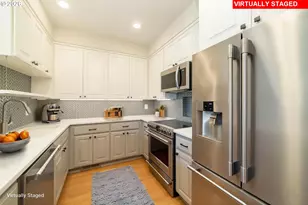 242 S Sweeney St, Portland, OR 97239 - Photo 12