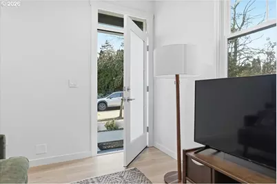 5053 NE 47th Pl, Portland, OR 97218 - Photo 4