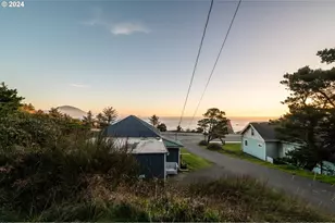 610 Deady St, Port Orford, OR 97465 - Photo 22