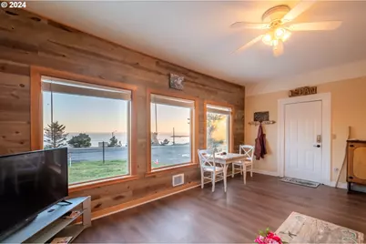 610 Deady St, Port Orford, OR 97465 - Photo 10