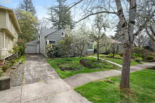 2045 Kincaid St, Eugene, OR 97405 - Photo 2