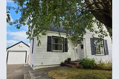 415 SE Roberts Ave, Gresham, OR 97080 - Photo 1