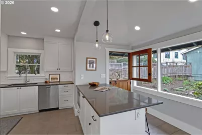 10227 NW 109th Ave, Portland, OR 97231 - Photo 14