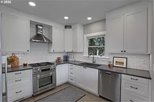 10227 NW 109th Ave, Portland, OR 97231 - Photo 12