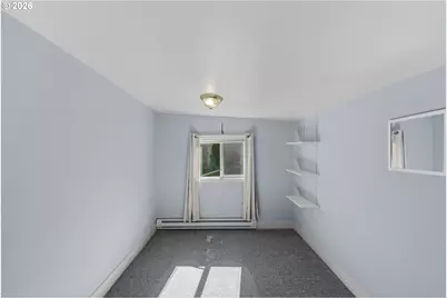 376 S Wall St, Coos Bay, OR 97420 - Photo 20