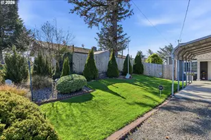 376 S Wall St, Coos Bay, OR 97420 - Photo 2