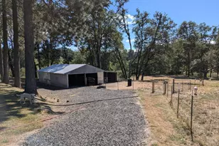 9450 Bullock Rd, Oakland, OR 97462 - Photo 6