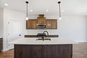 818 SE 34th Circle, Battle Ground, WA 98604 - Photo 16