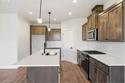 818 SE 34th Cir, Battle Ground, WA 98604 - Photo 14